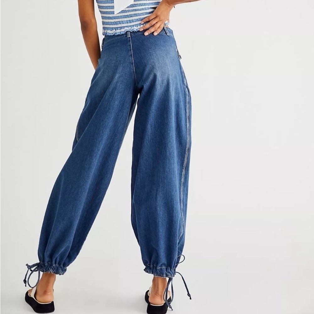 Free People Lotus Jeans Ballon Mid-rise jeans Size 24 NWT - Picture 2 of 14